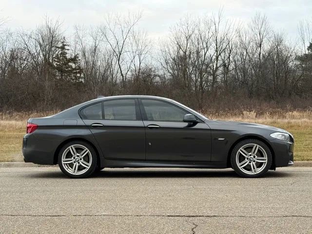 Used 2011 BMW 550i Sedan image 30