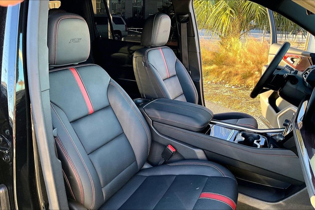 Used 2024 Chevrolet Traverse RS image 10