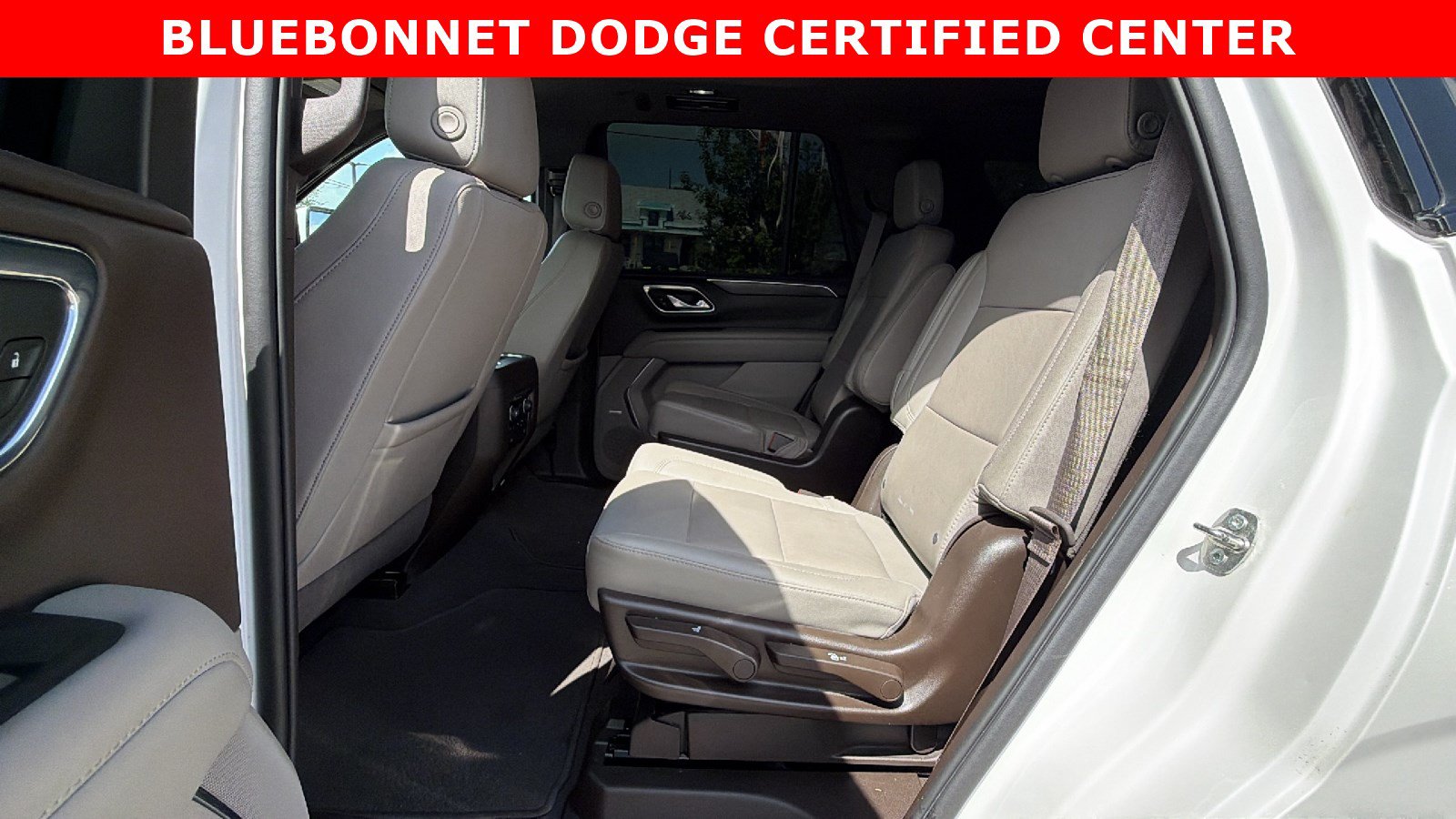 Used 2023 Chevrolet Tahoe Z71 w/ Z71 Off-Road Package AWD/4WD image 15