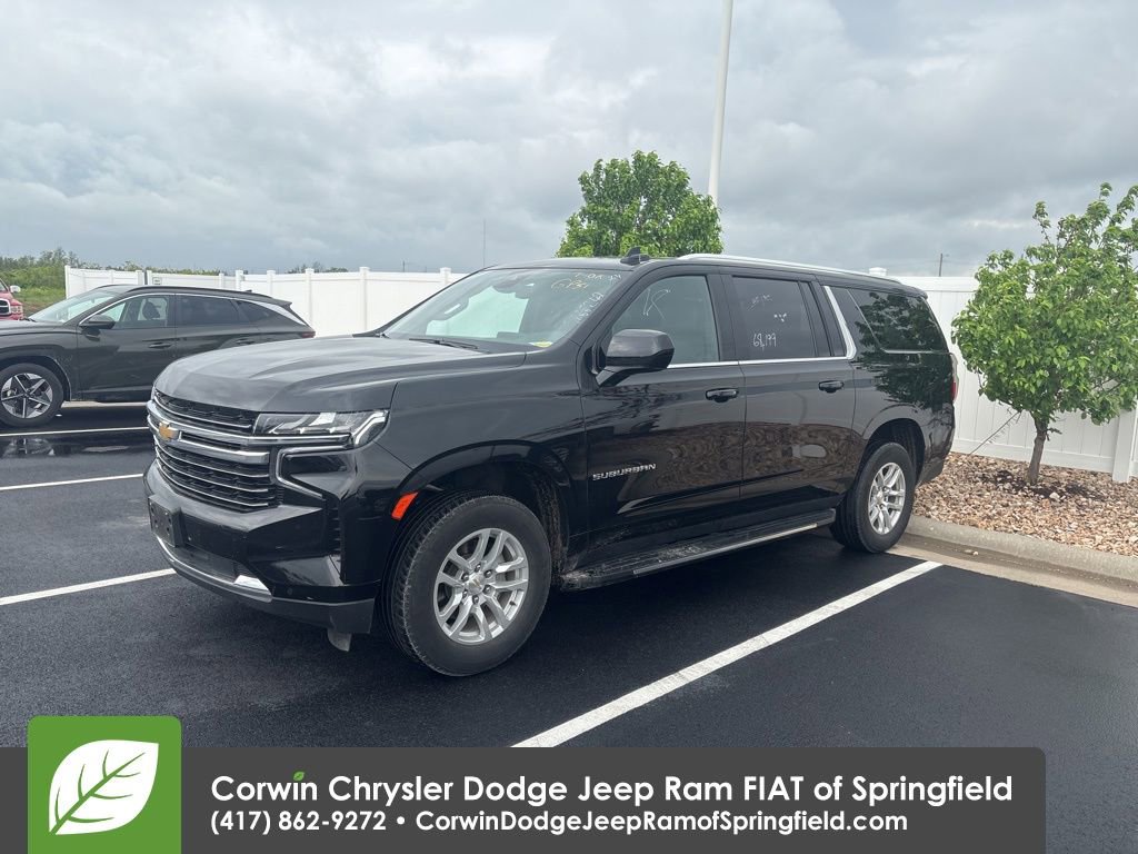 Used 2024 Chevrolet Suburban LT image 2
