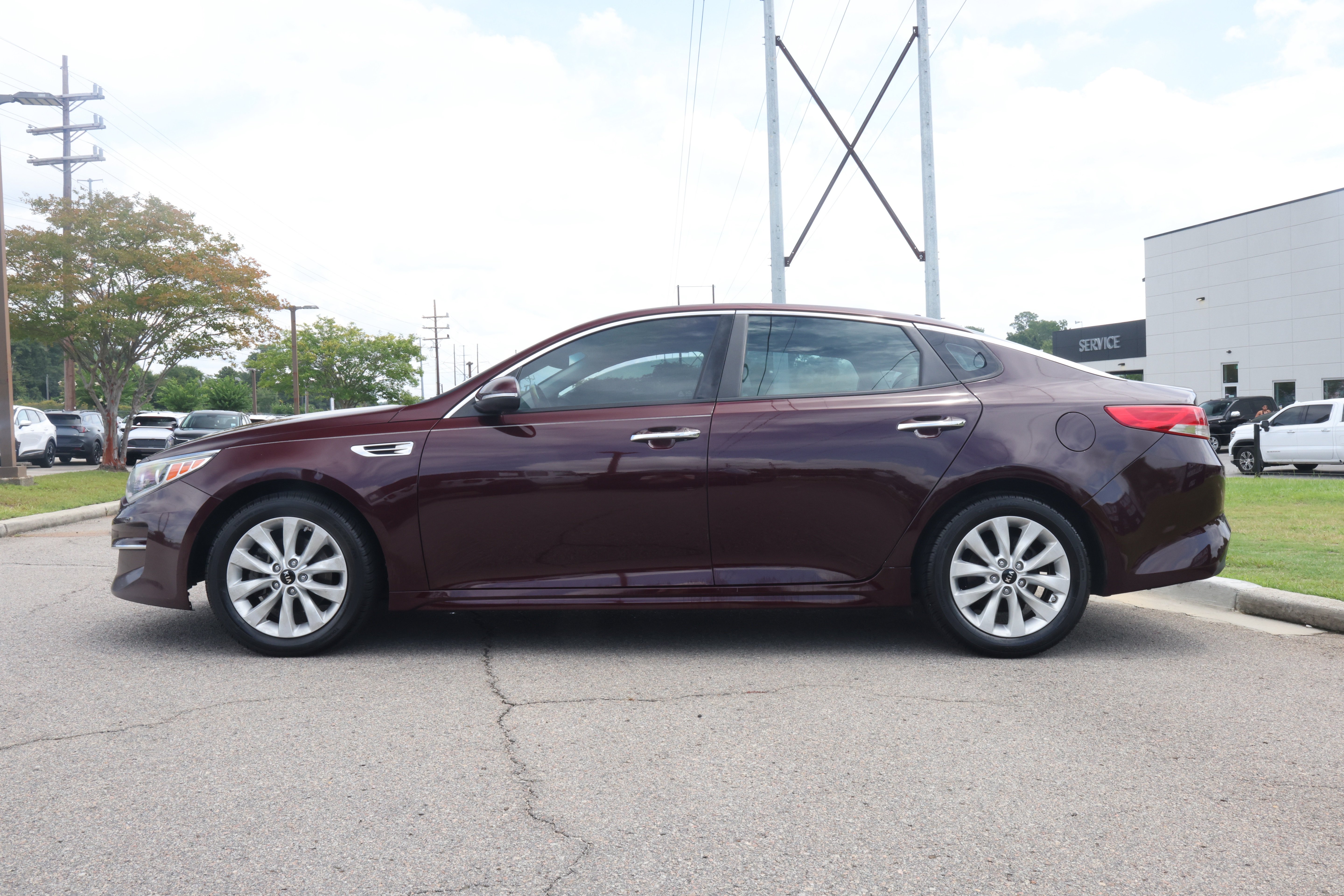 Used 2016 Kia Optima EX w/ Premium Package FWD image 2