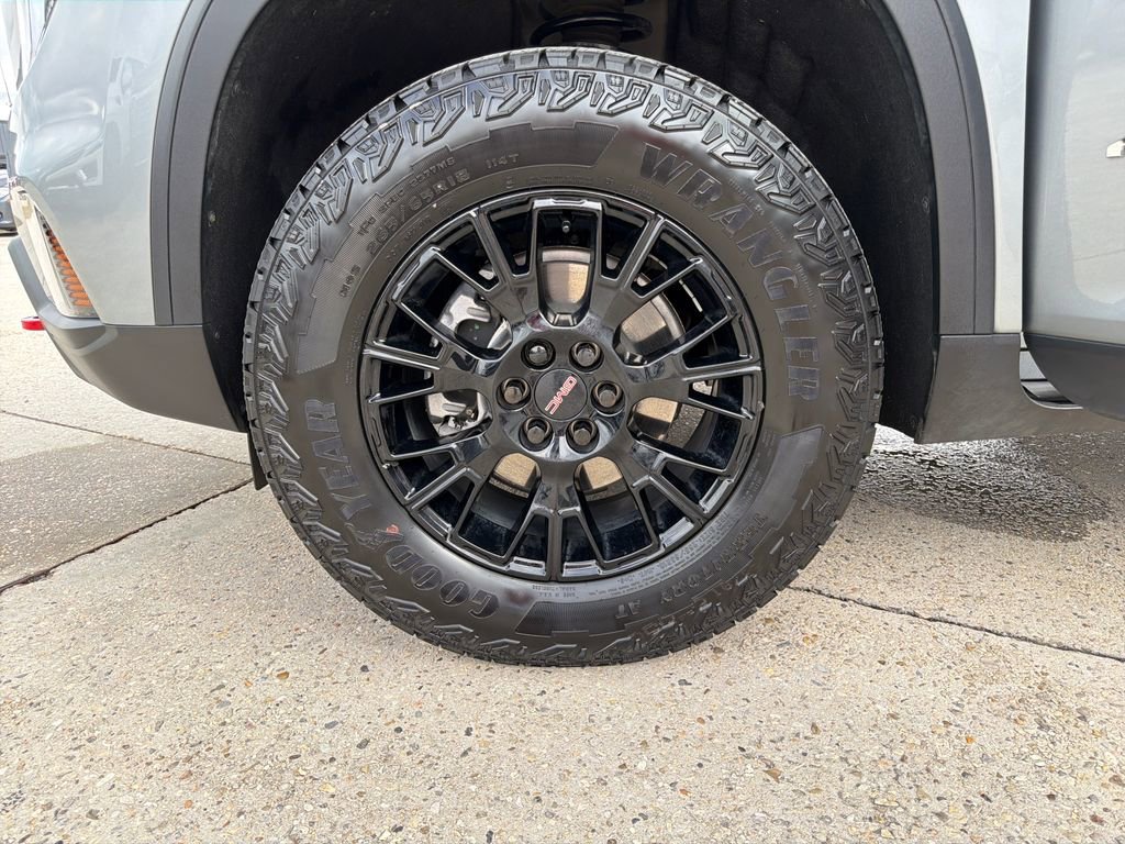 Certified 2025 GMC Acadia AT4 w/ LPO, Floor Liner Package image 31