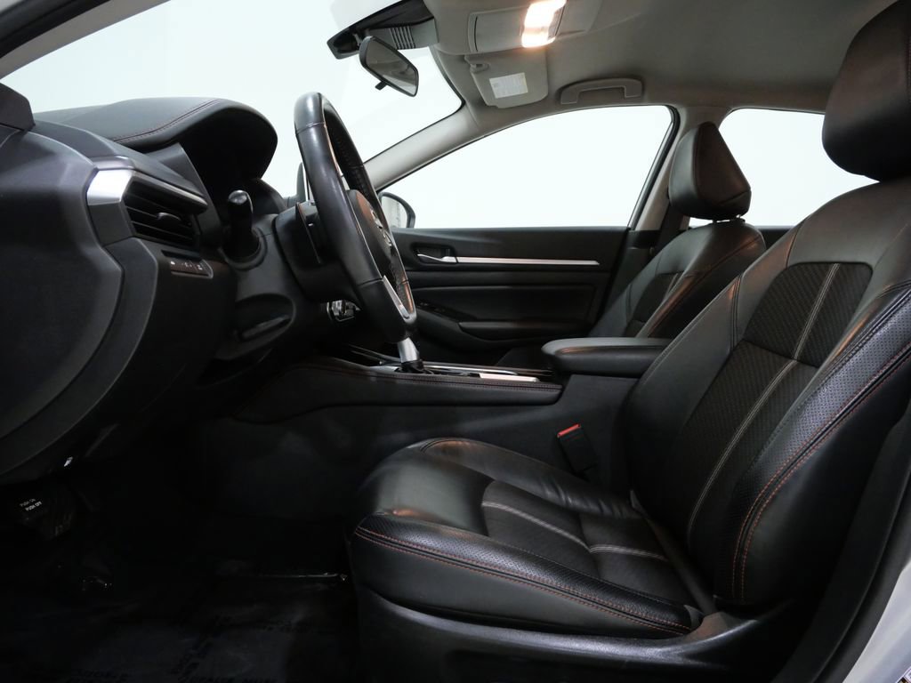 Used 2024 Nissan Altima 2.5 SR image 11