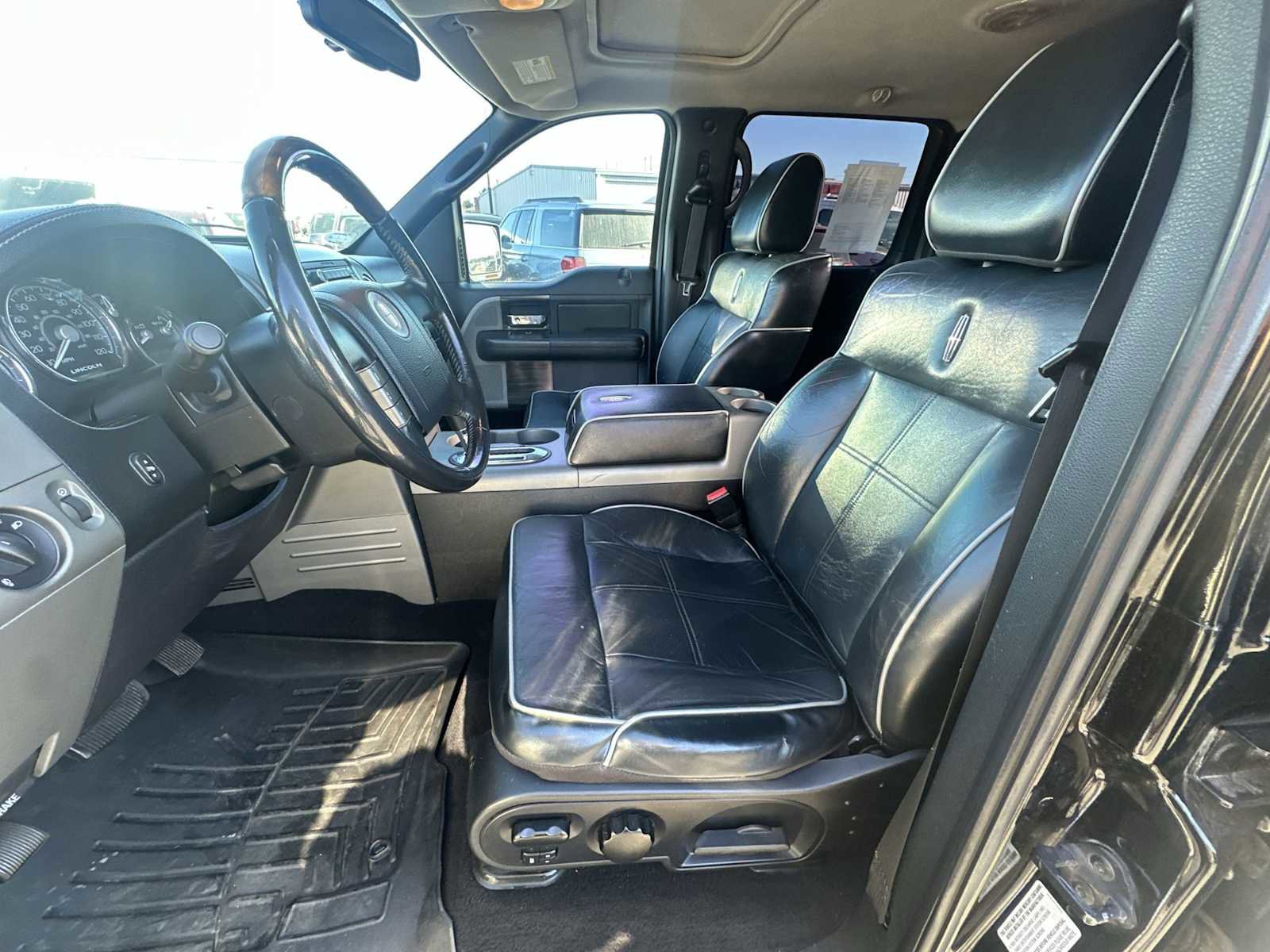 Used 2008 Lincoln Mark LT 4x4 image 13