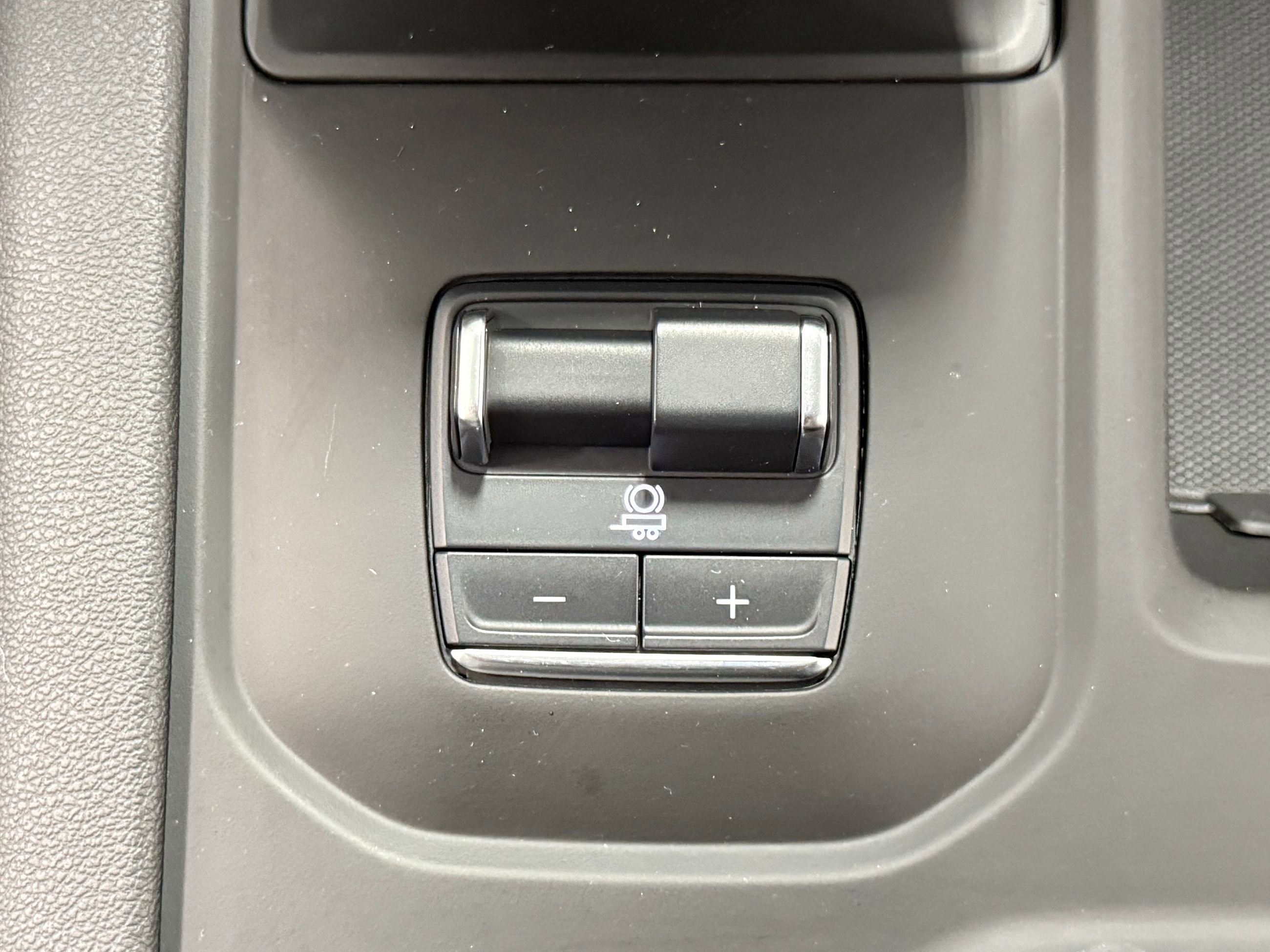 Used 2024 GMC Sierra 1500 AT4 w/ Technology Package image 32