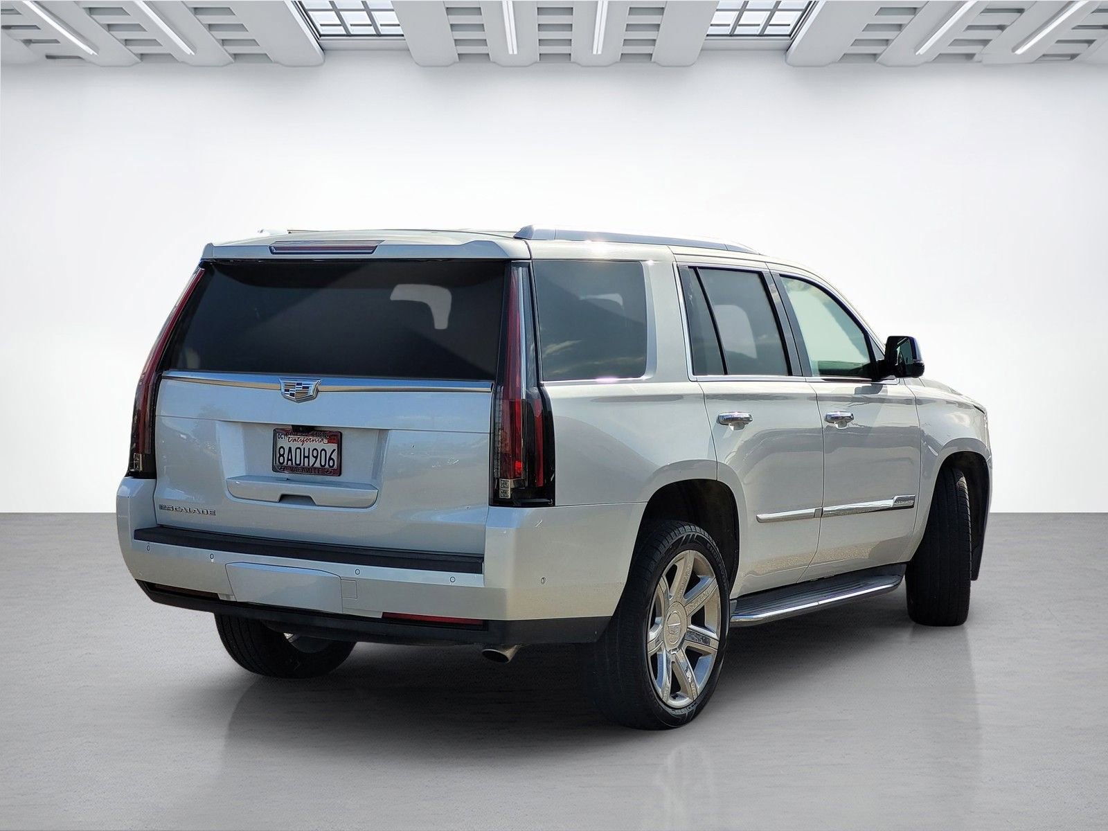 Used 2017 Cadillac Escalade Luxury AWD/4WD image 11