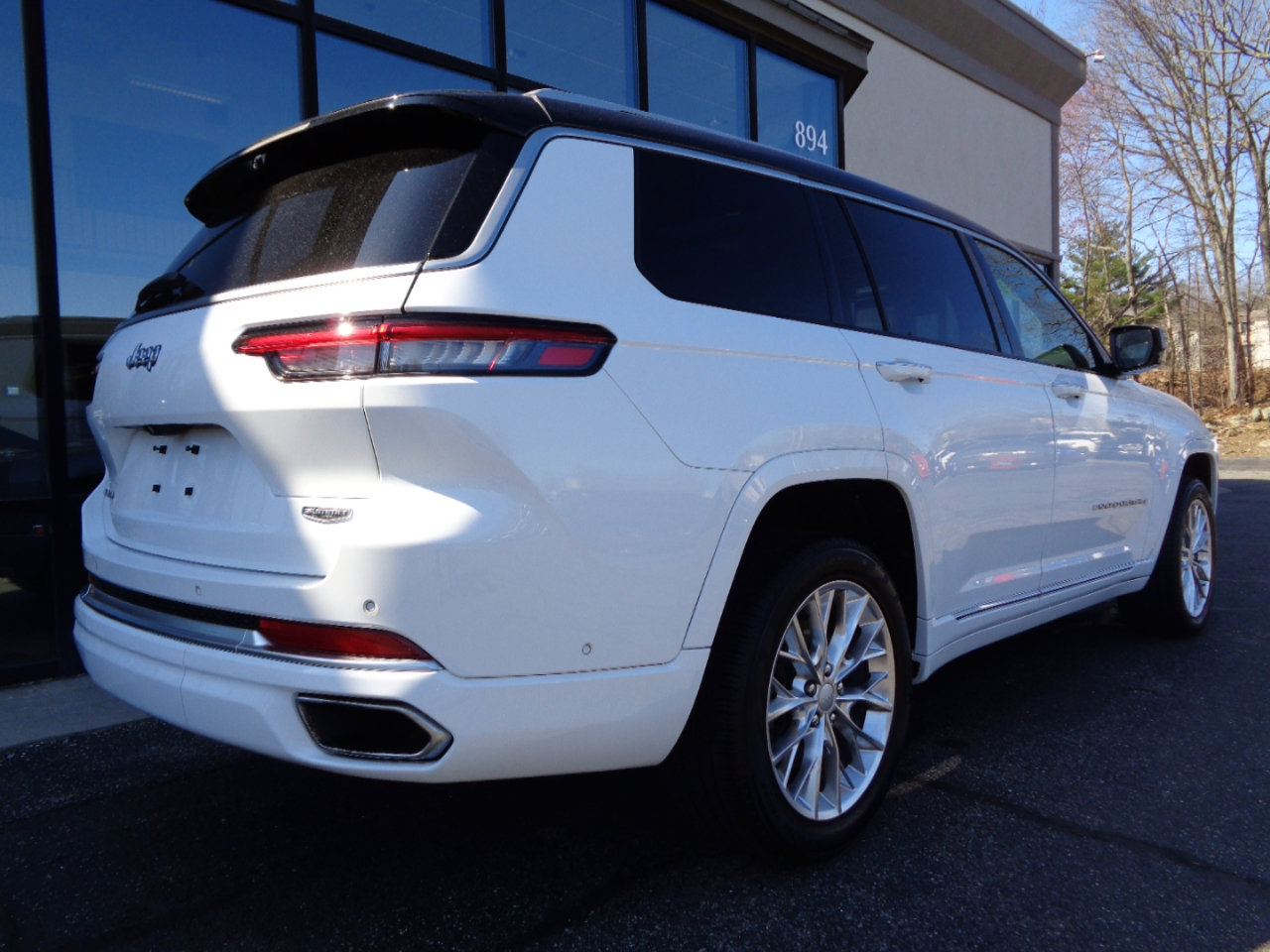 Used 2021 Jeep Grand Cherokee L Summit w/ Advanced Protech Group IV image 5