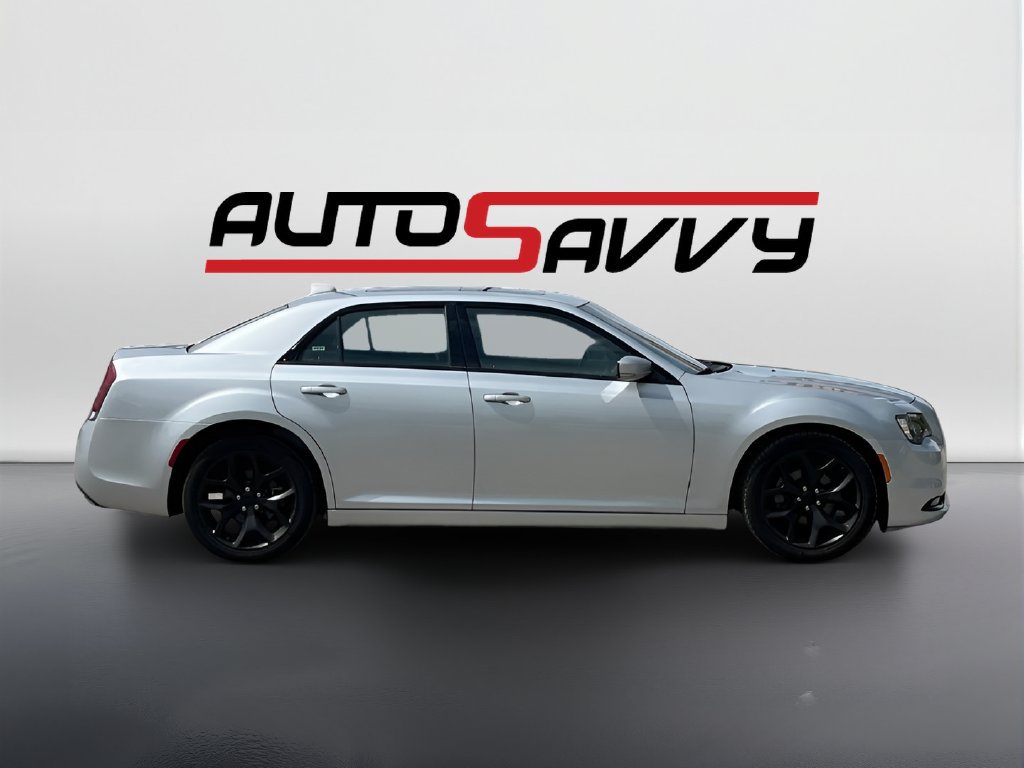 Used 2023 Chrysler 300 S RWD image 8