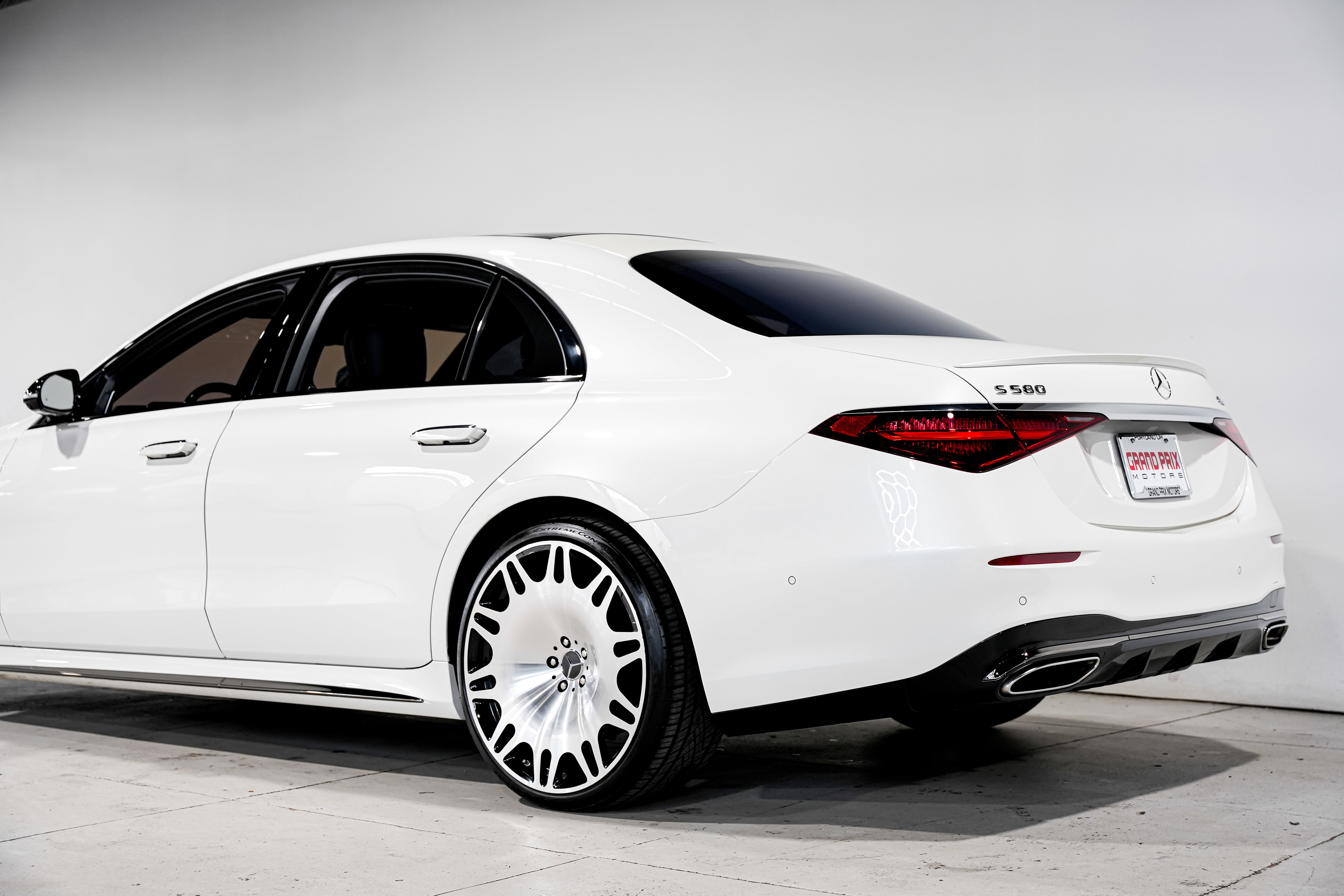 Used 2023 Mercedes-Benz S 580 4MATIC Sedan image 45