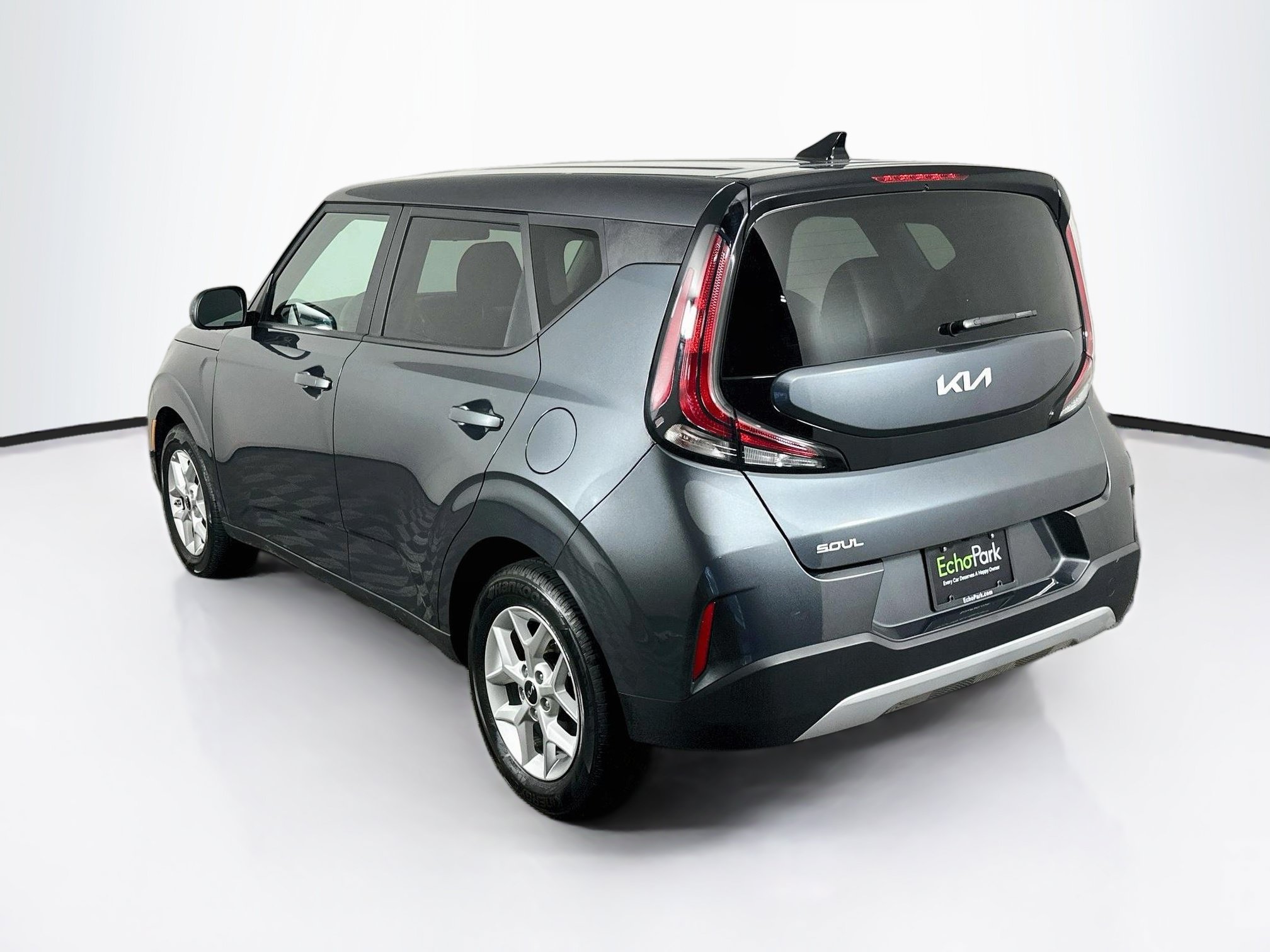 Used 2025 Kia Soul LX w/ LX Technology Package FWD image 5
