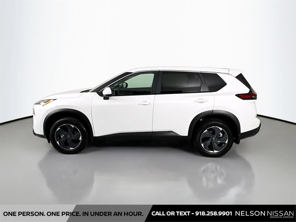 Certified 2026 Nissan Rogue SV FWD image 8