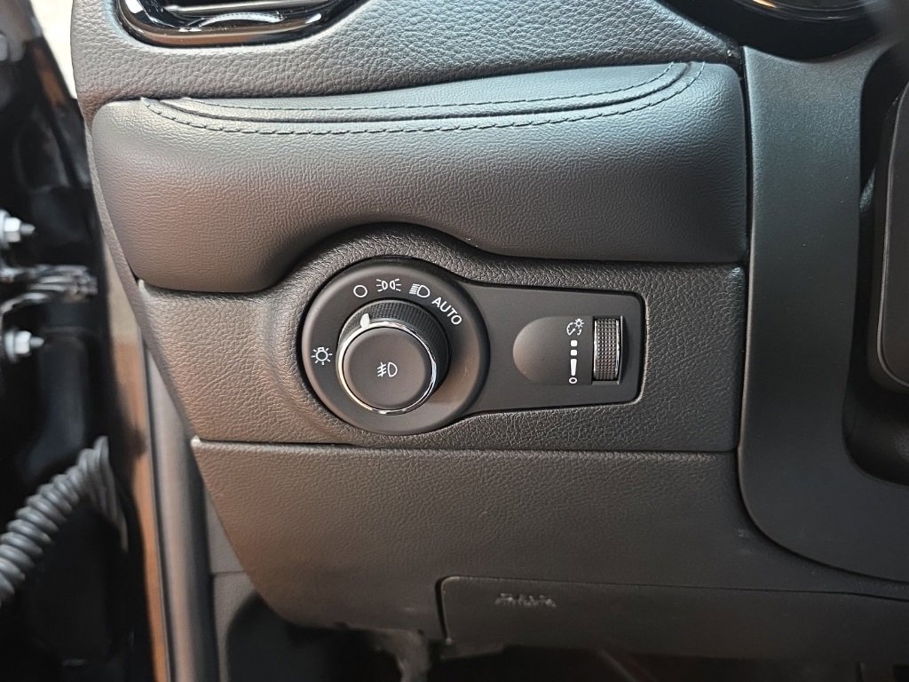 Used 2022 Dodge Durango GT image 28