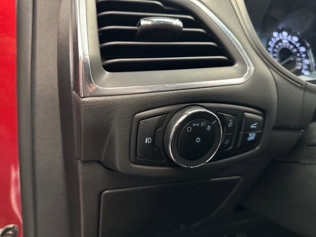 Used 2024 Ford Edge Titanium image 22