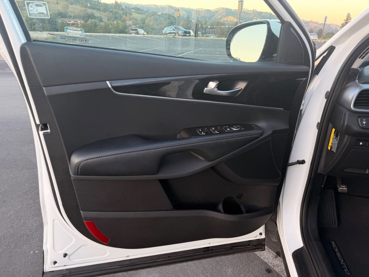 Used 2018 Kia Sorento FWD V6 image 9