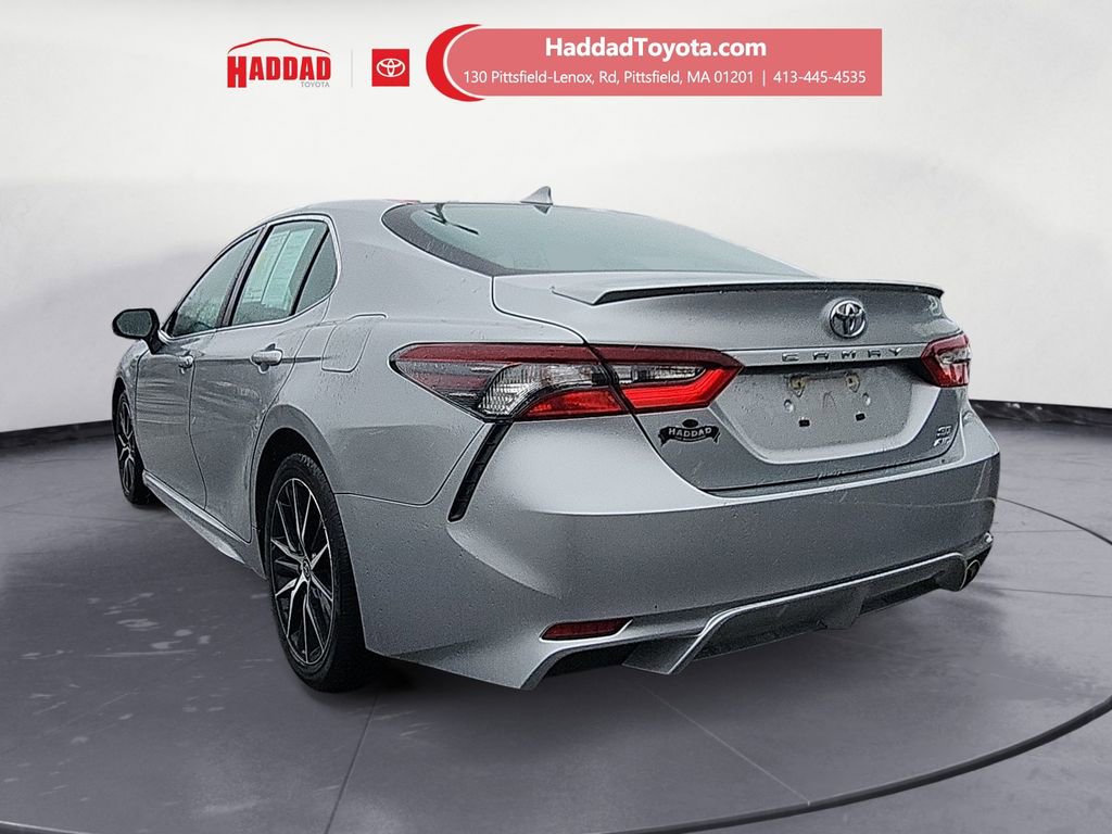 Used 2023 Toyota Camry SE image 3