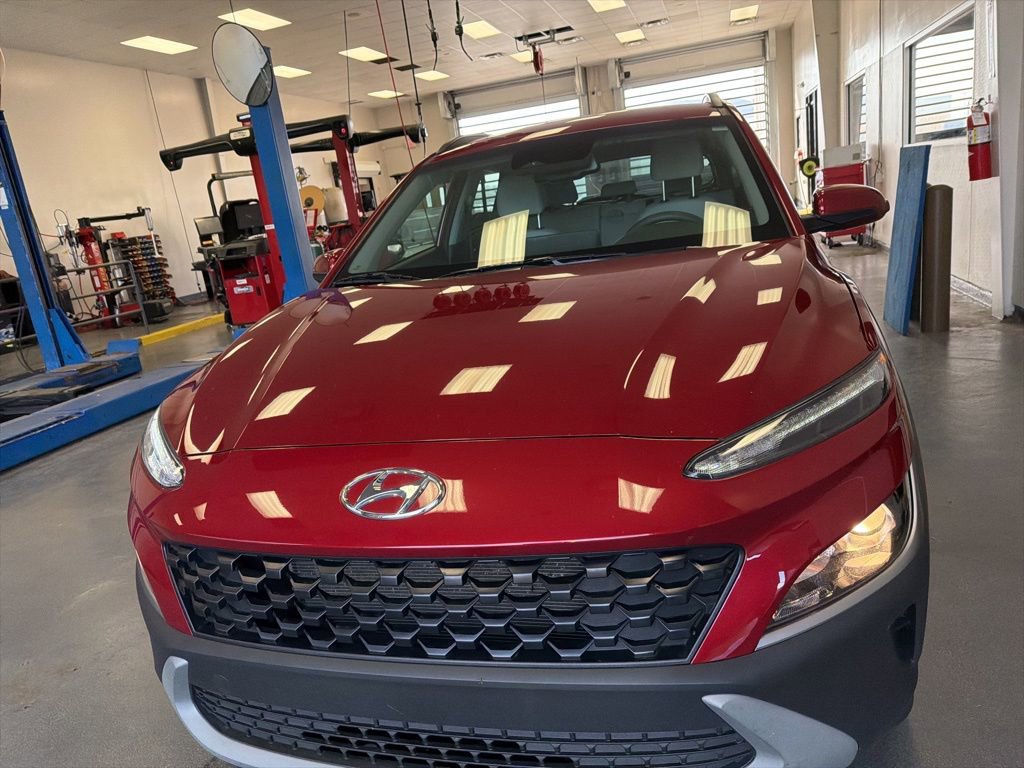 Used 2023 Hyundai Kona SEL w/ Cargo Package FWD image 4