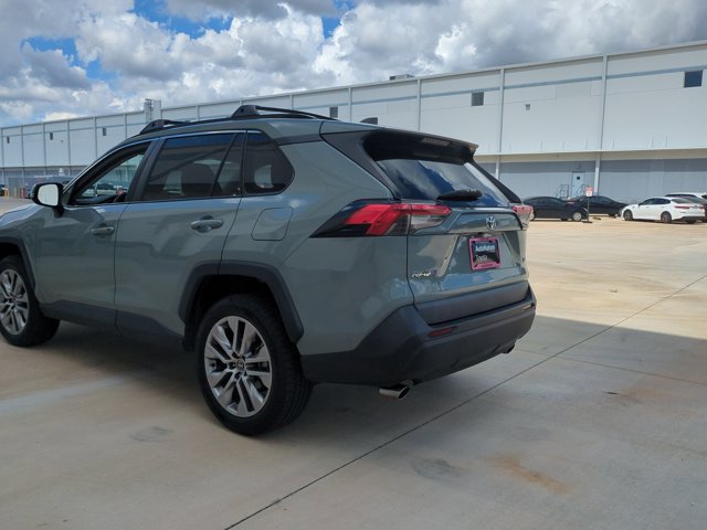 Used 2022 Toyota RAV4 XLE Premium FWD image 7