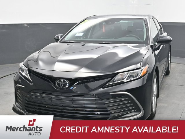 Used 2024 Toyota Camry LE FWD image 2