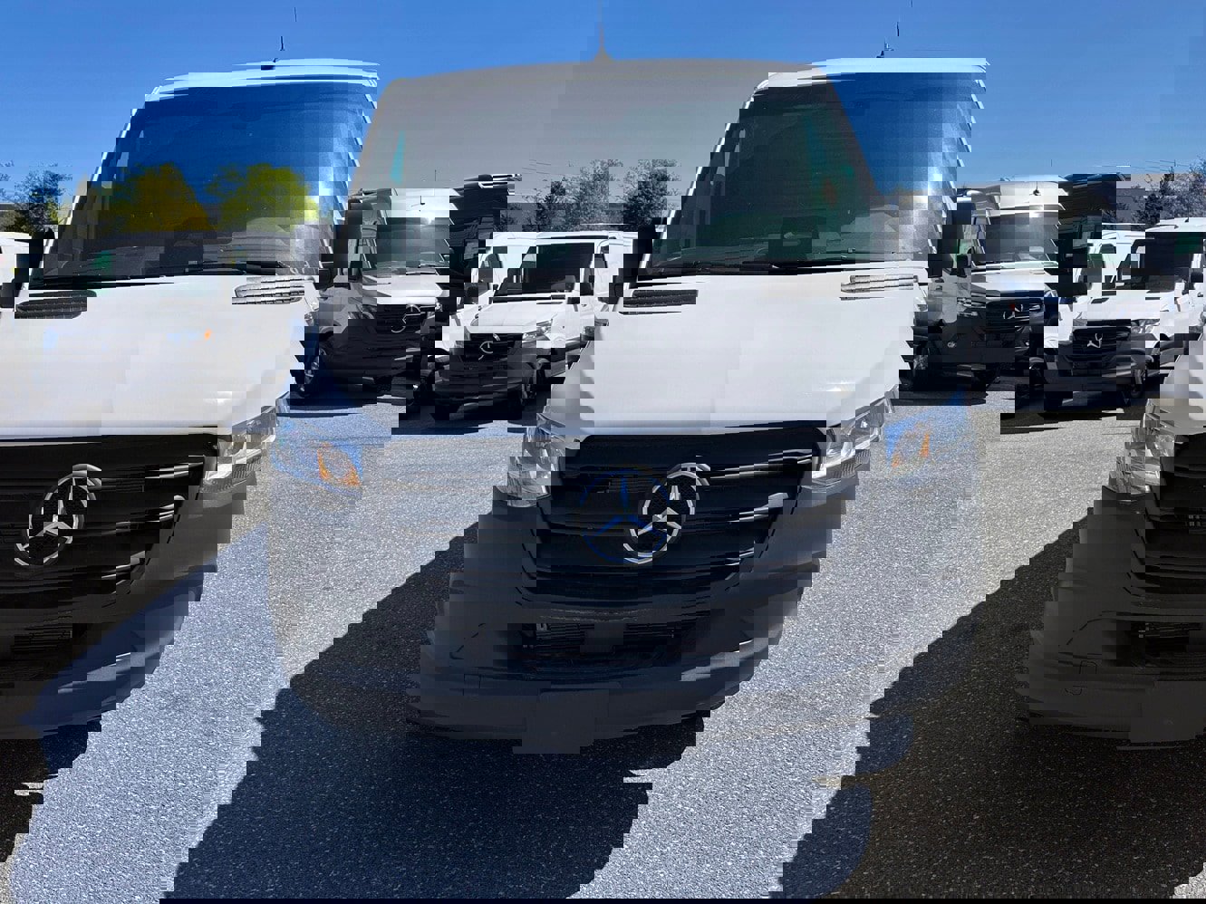 Used 2025 Mercedes-Benz Sprinter 2500 image 2