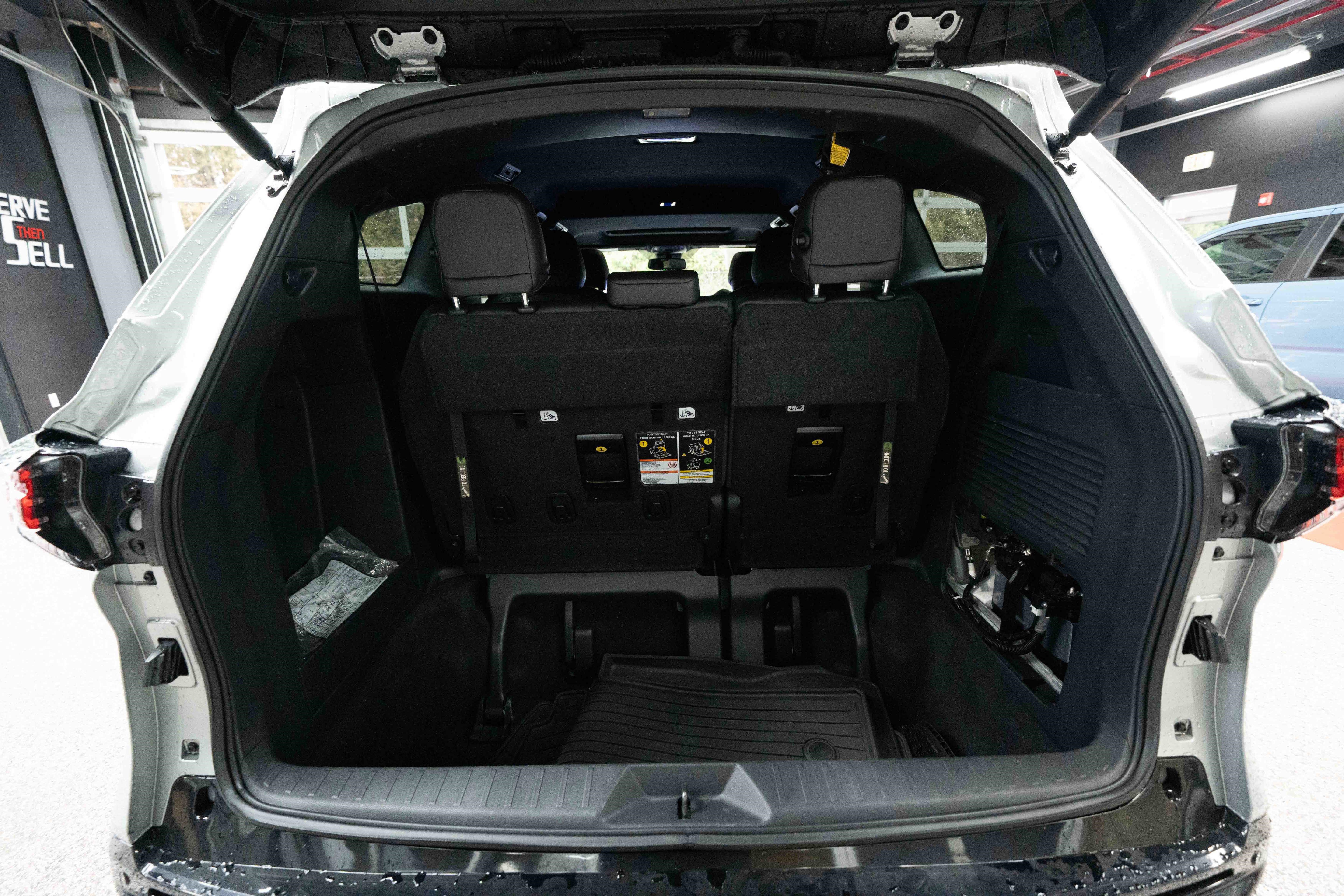 Used 2025 Toyota Sienna XSE image 28