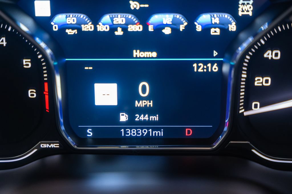 Used 2021 GMC Yukon XL Denali w/ Denali Premium Package AWD/4WD image 55