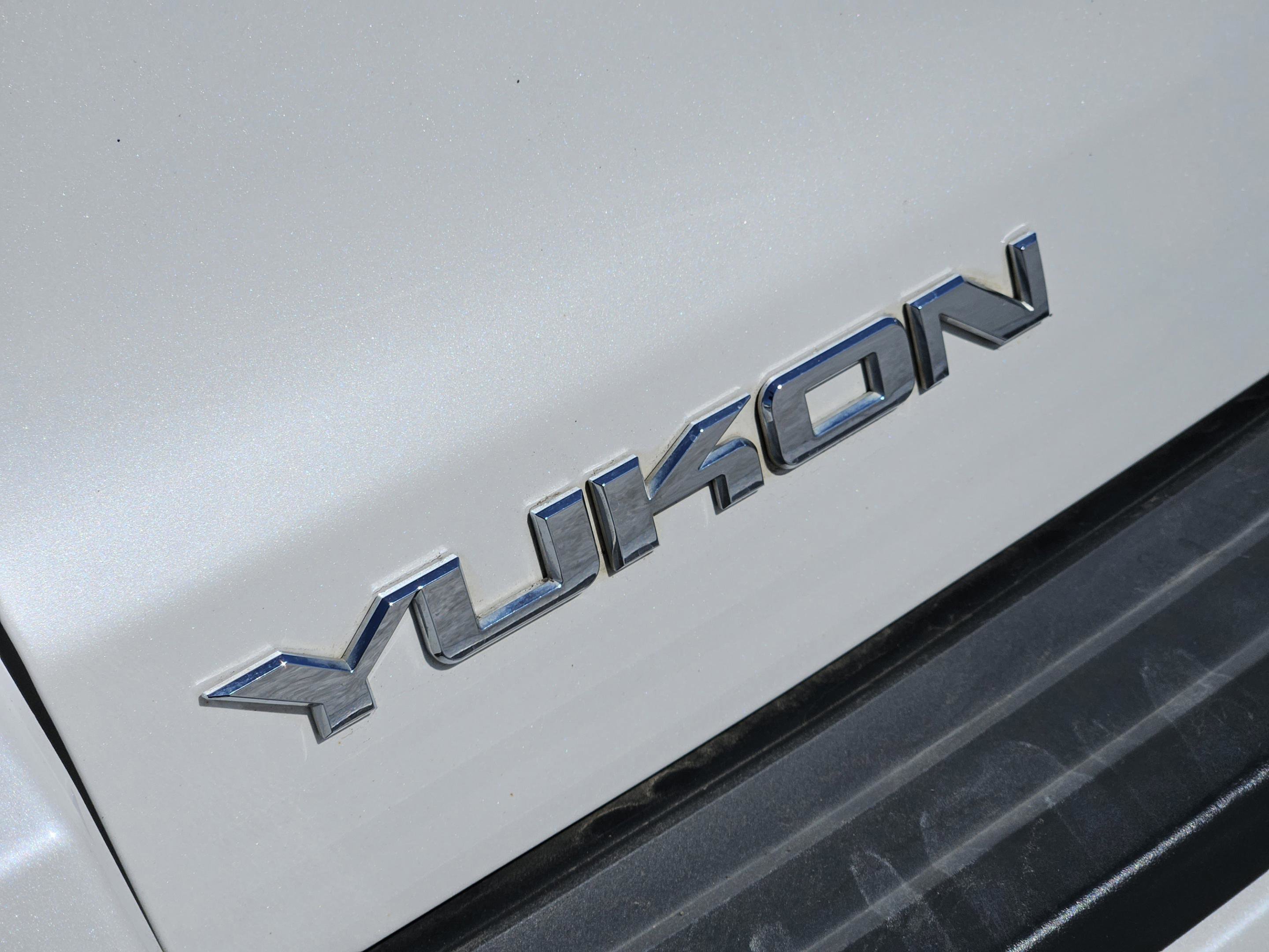 Used 2017 GMC Yukon SLT w/ Open Road Package image 12