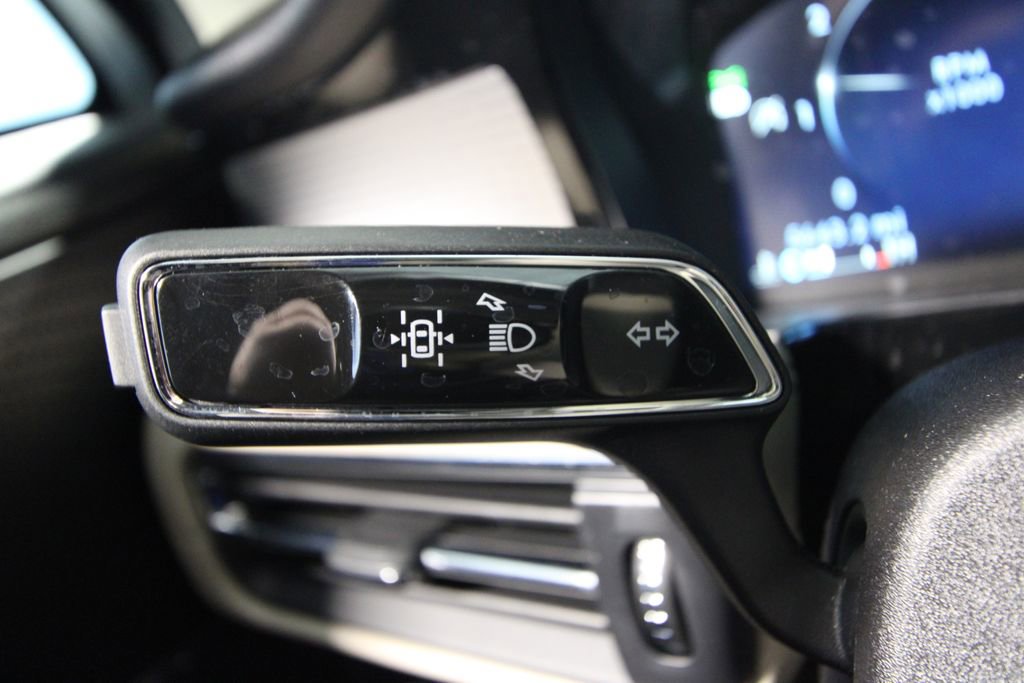 Used 2025 Lincoln Corsair AWD image 13