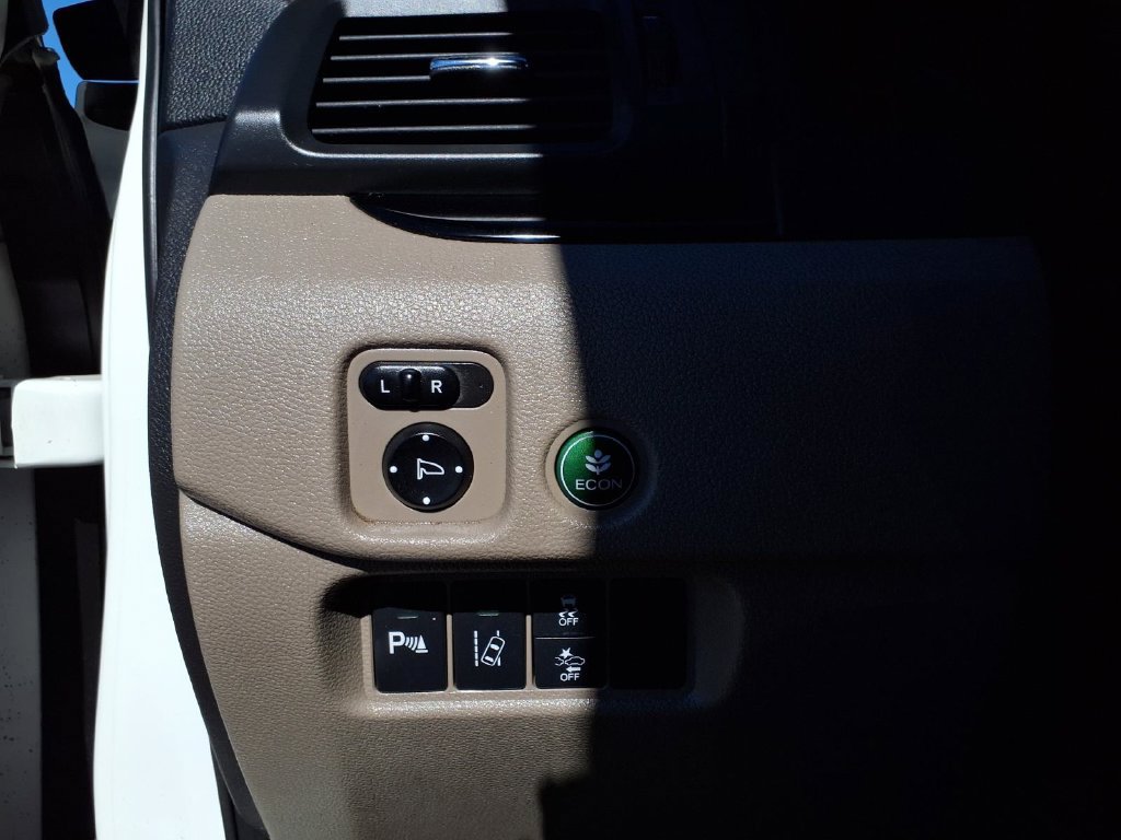 Used 2016 Honda Pilot Touring image 14