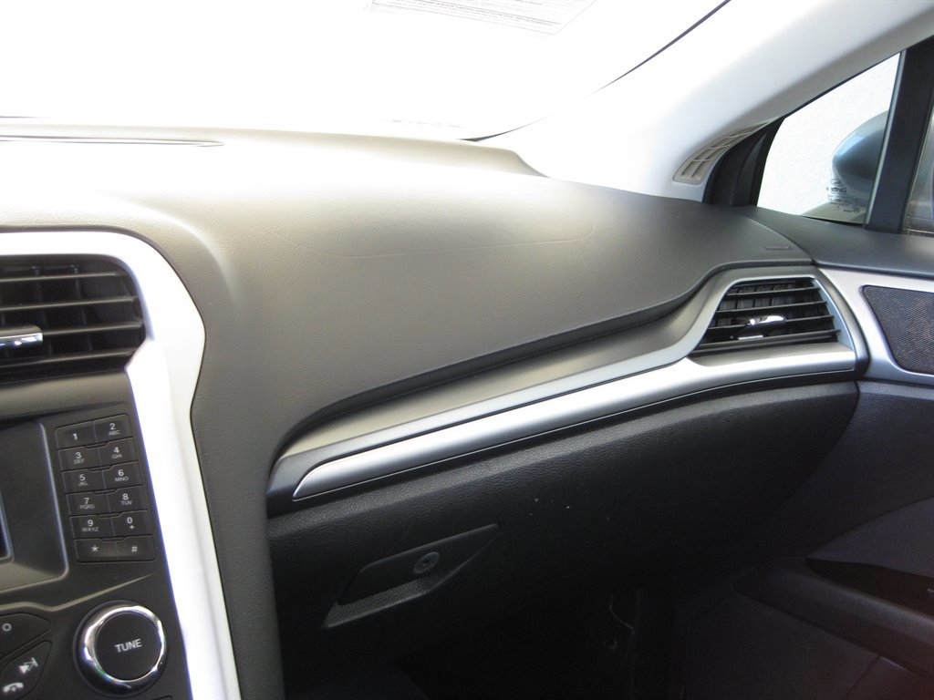 Used 2013 Ford Fusion SE FWD image 20