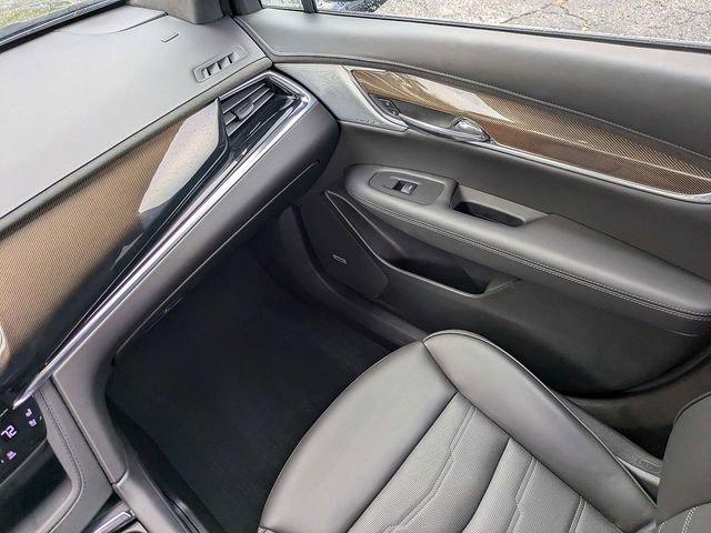 Certified 2025 Cadillac XT6 Premium Luxury w/ Platinum Package image 17