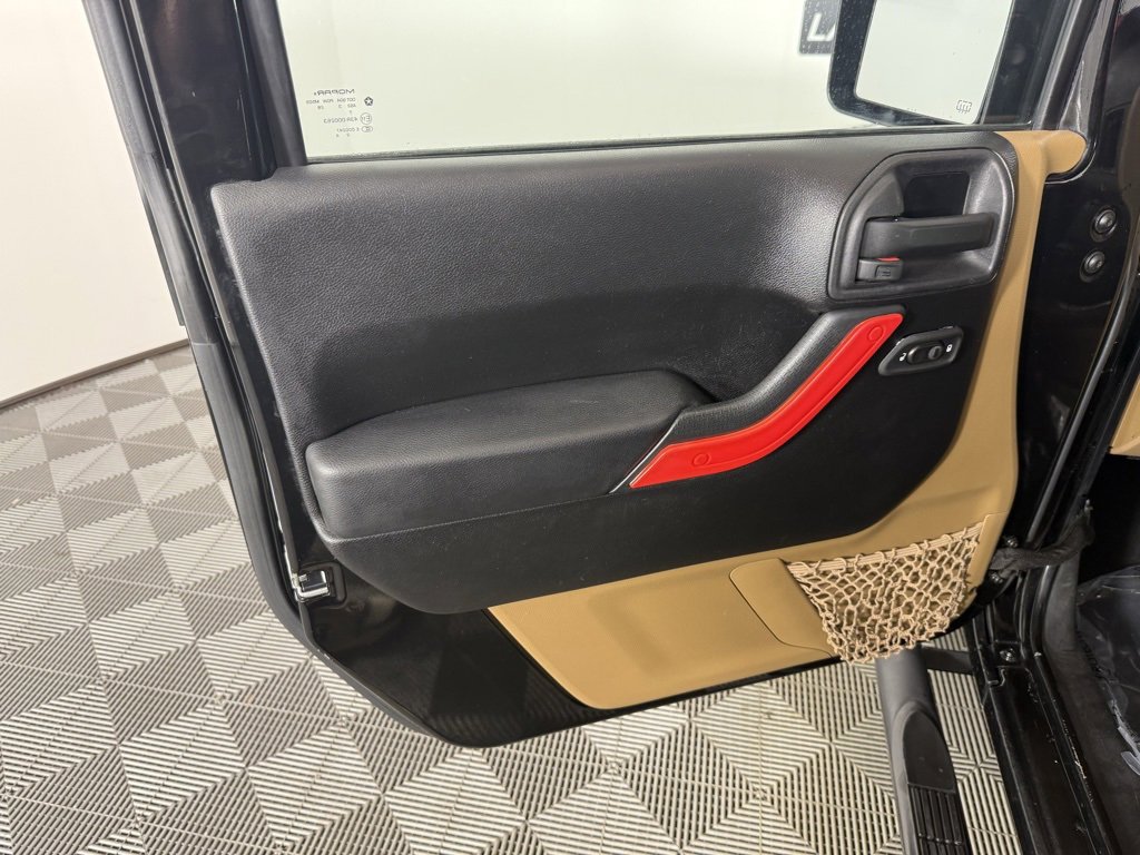 Used 2013 Jeep Wrangler Unlimited Sahara w/ Connectivity Group image 13