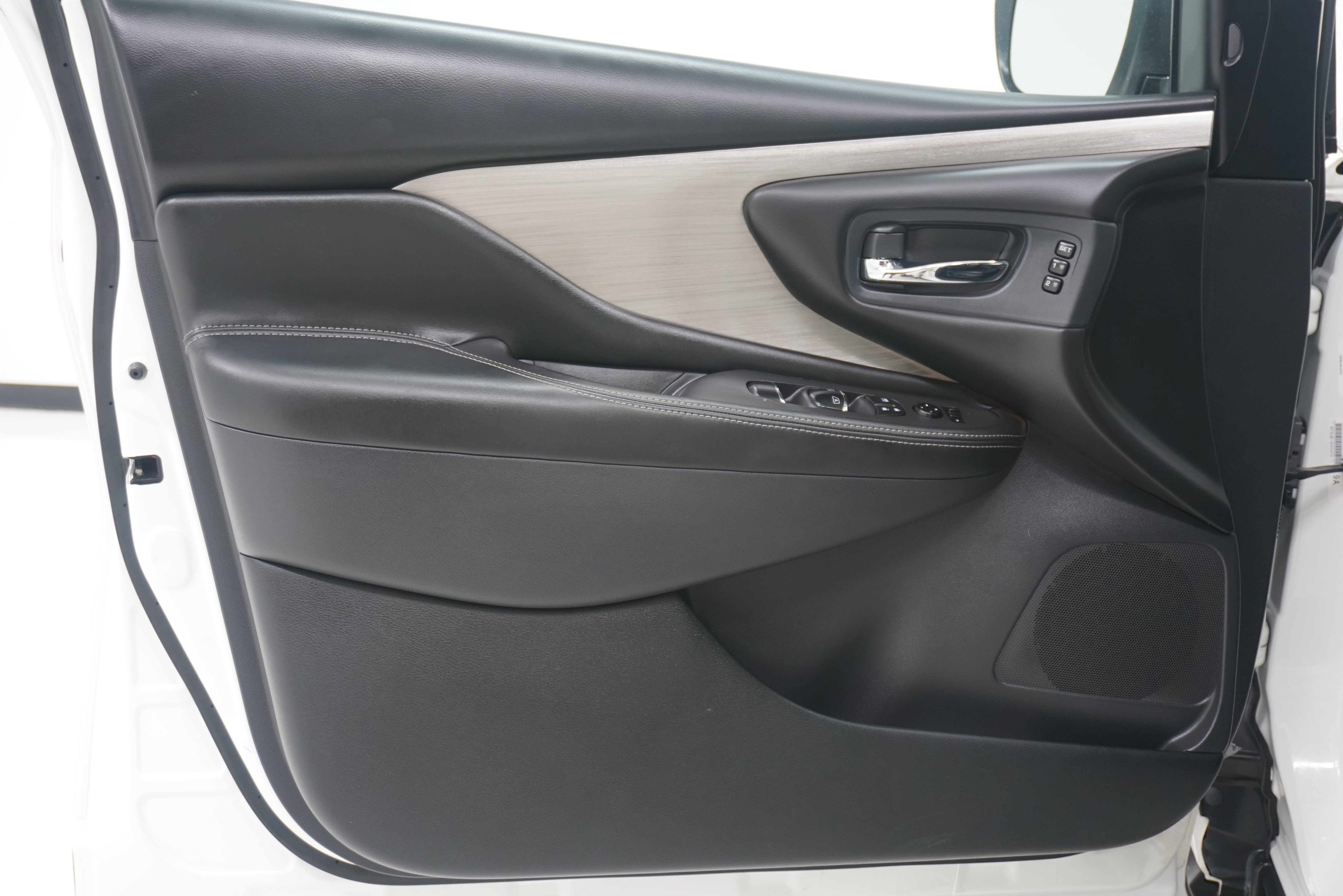 Used 2018 Nissan Murano SL w/ Cargo Package FWD image 13