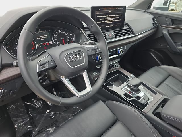 Used 2023 Audi Q5 2.0T Premium w/ Convenience Package image 19