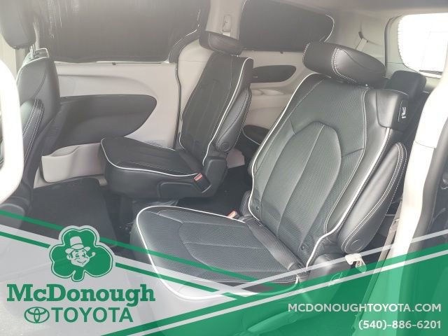 Used 2023 Chrysler Pacifica Limited w/ Trailer Tow Group image 12