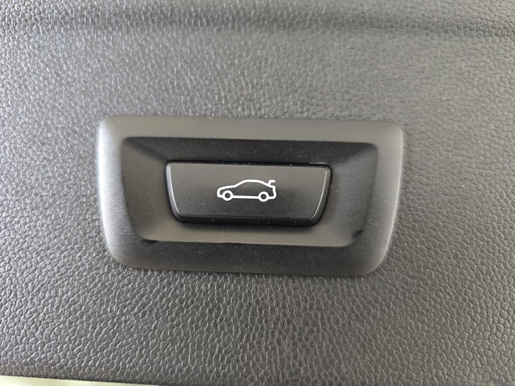 Certified 2023 BMW iX xDrive50 w/ Premium Package image 31