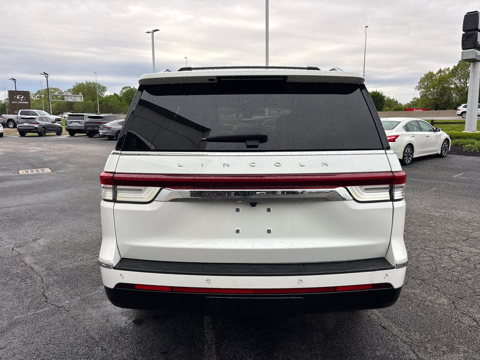 Certified 2023 Lincoln Navigator Reserve AWD/4WD image 6