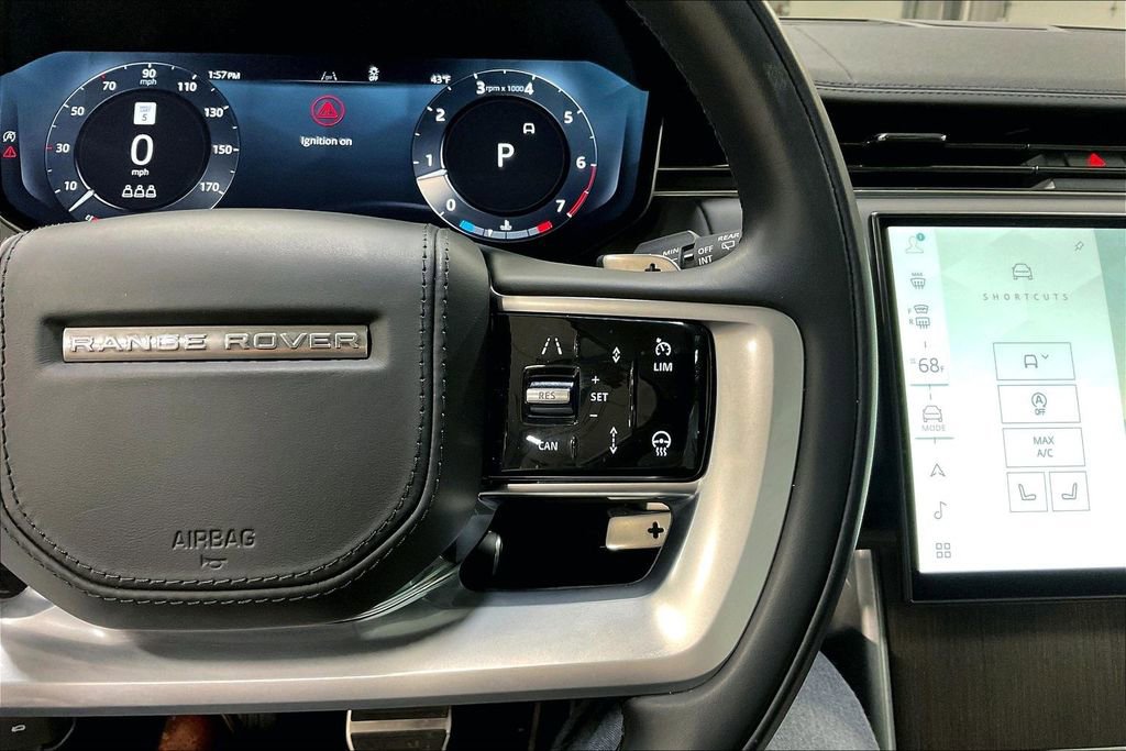 Used 2024 Land Rover Range Rover SE image 12