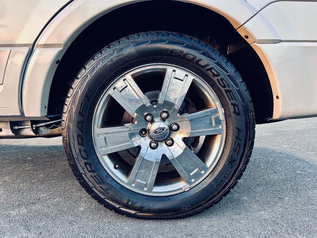 Used 2009 Ford Expedition Limited image 12