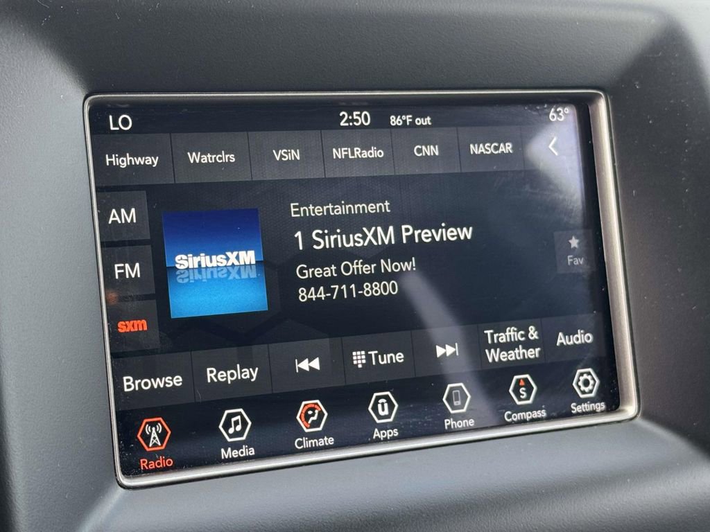 Used 2020 Jeep Grand Cherokee Laredo AWD/4WD image 4