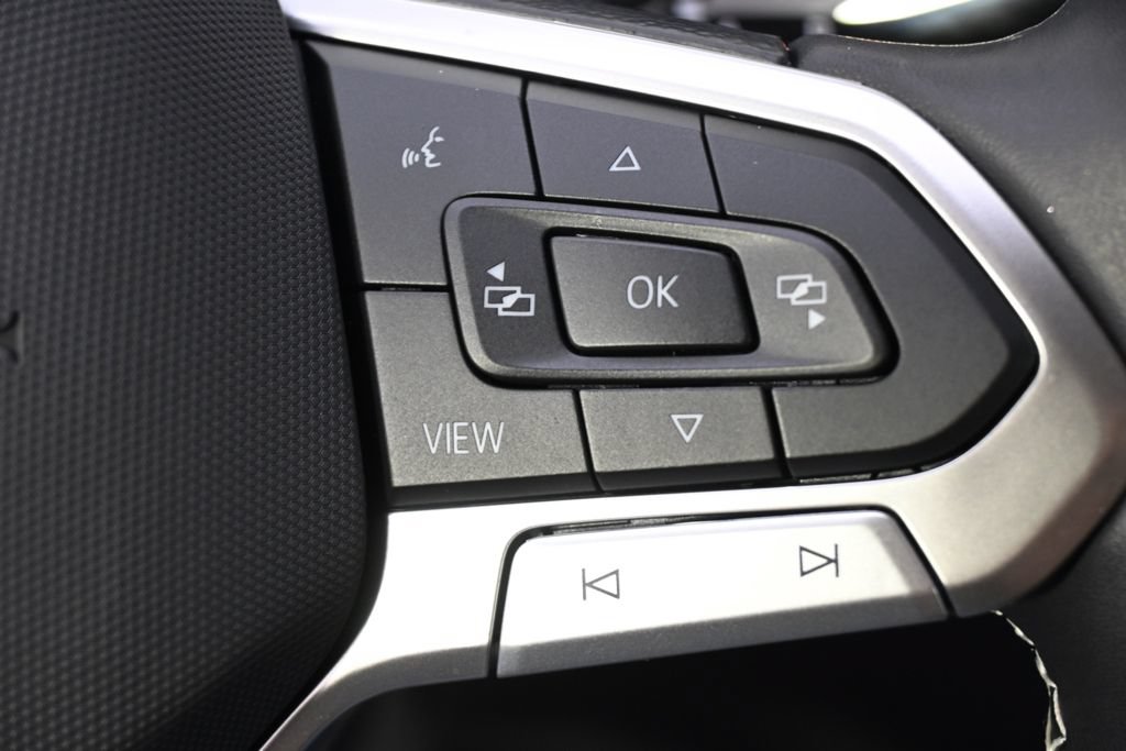 Used 2026 Volkswagen Tiguan SE AWD/4WD image 33