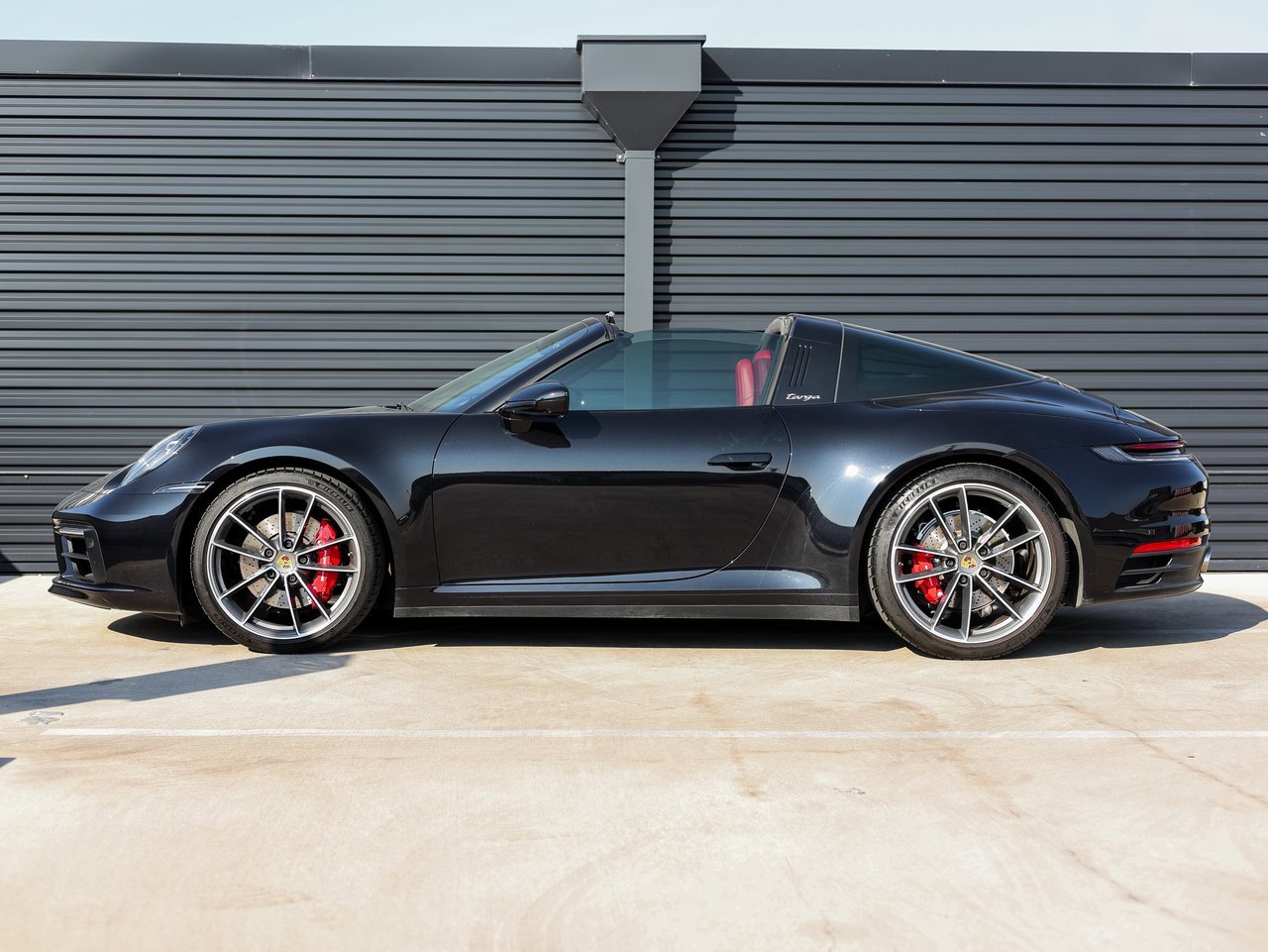 Certified 2021 Porsche 911 Targa 4S image 2