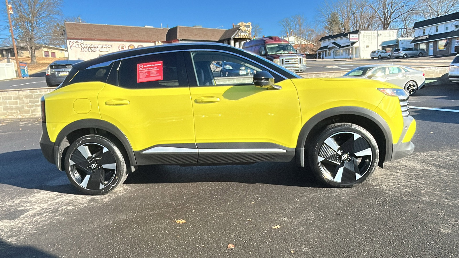 Certified 2025 Nissan Kicks SR image 12