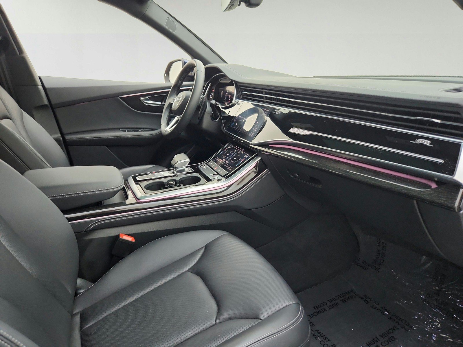 Used 2025 Audi Q8 Premium Plus AWD/4WD image 24