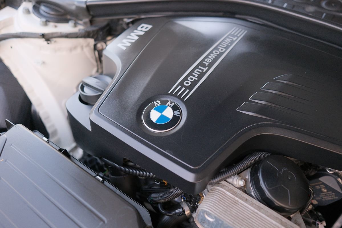 Used 2015 BMW 320i Sedan RWD image 47
