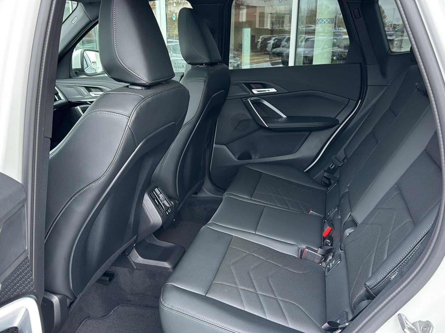 New 2026 BMW X1 xDrive28i w/ Technology Package image 8