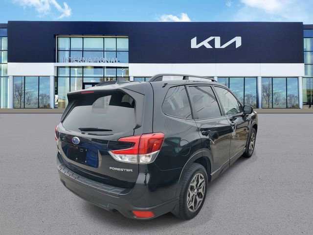 Used 2019 Subaru Forester Premium image 3