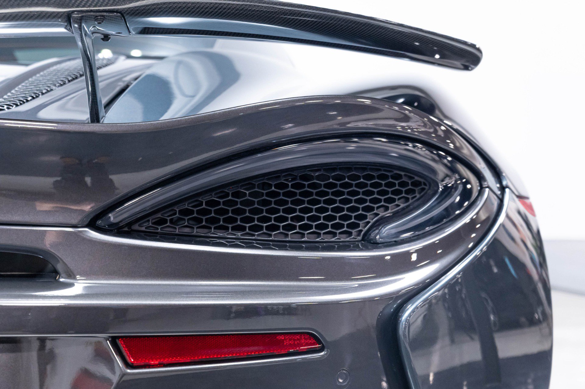 Used 2019 McLaren 570S Coupe RWD image 65