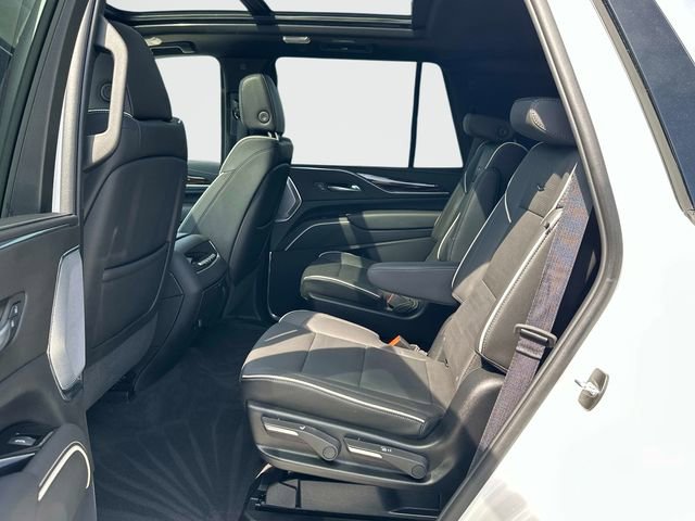 Used 2024 Cadillac Escalade Premium Luxury w/ Performance Package image 17