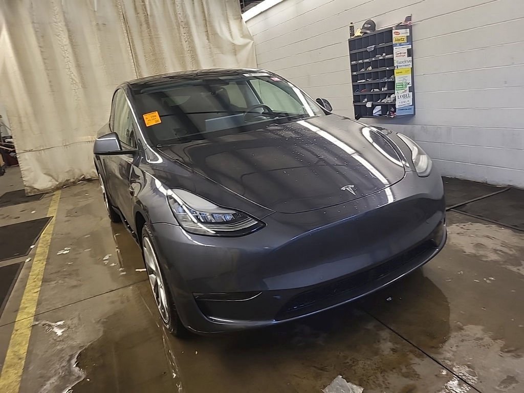 Used 2020 Tesla Model Y Long Range image 3