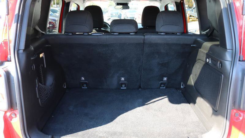 Used 2019 Jeep Renegade Trailhawk w/ Cold Weather Group II image 20